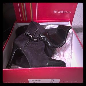 BCBG Women’s boots size 8.5